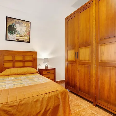 Apartament Casa Paco 4 *